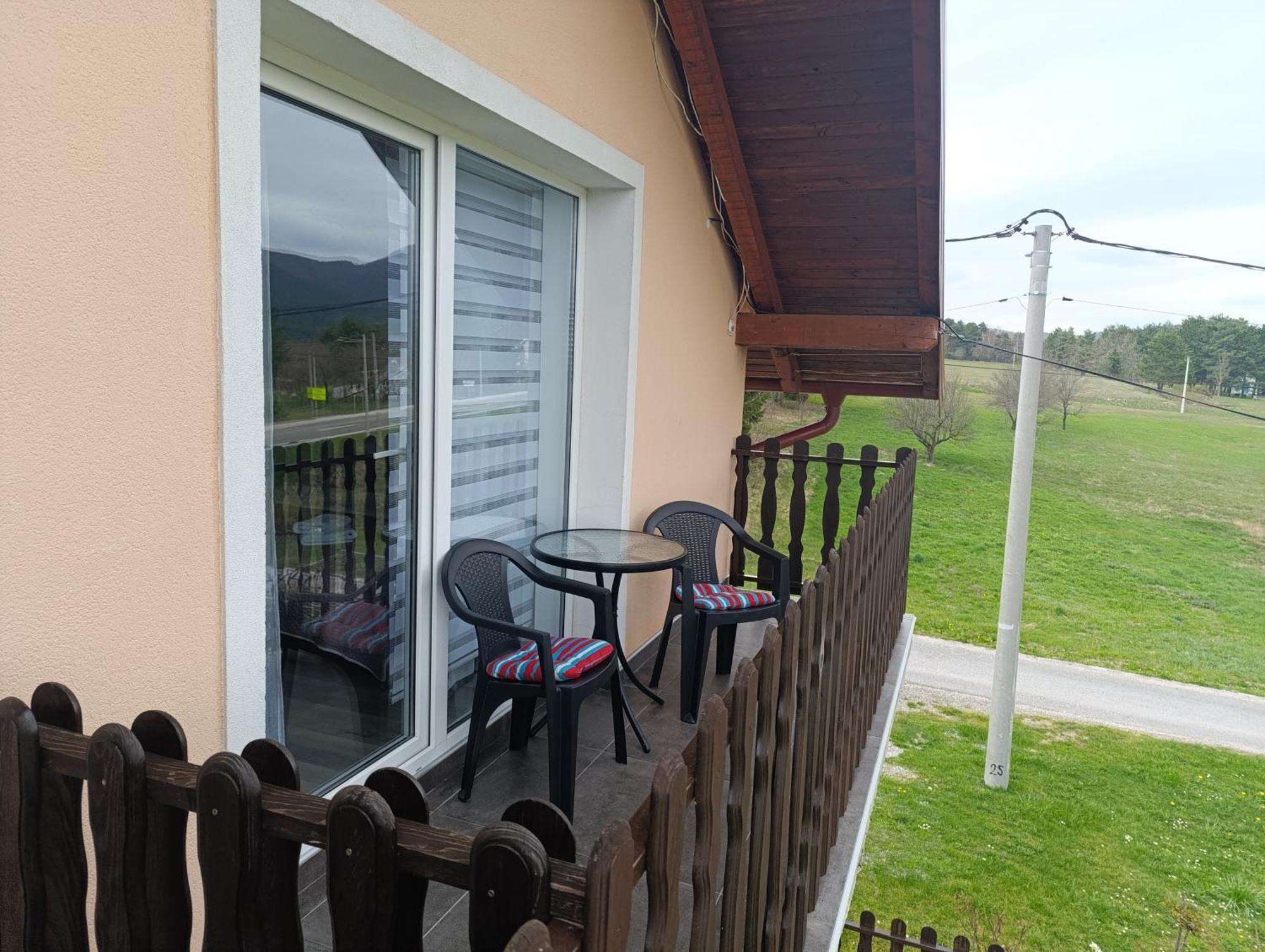 Guest House Toic Korenica Bilik gambar